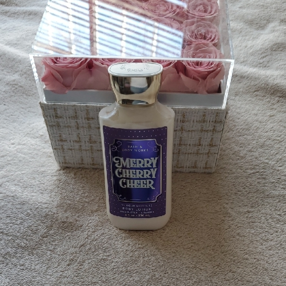 Bath & Body Works Merry Cherry Cheer Holiday 2019
